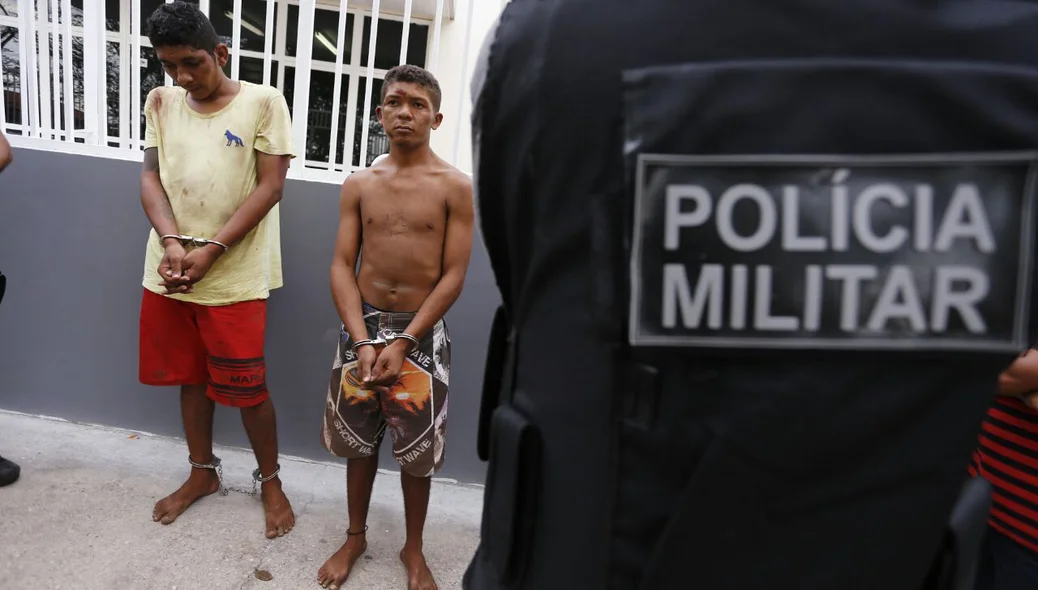 Polícia prende integrantes de quadrilha suspeita de roubo de veículos