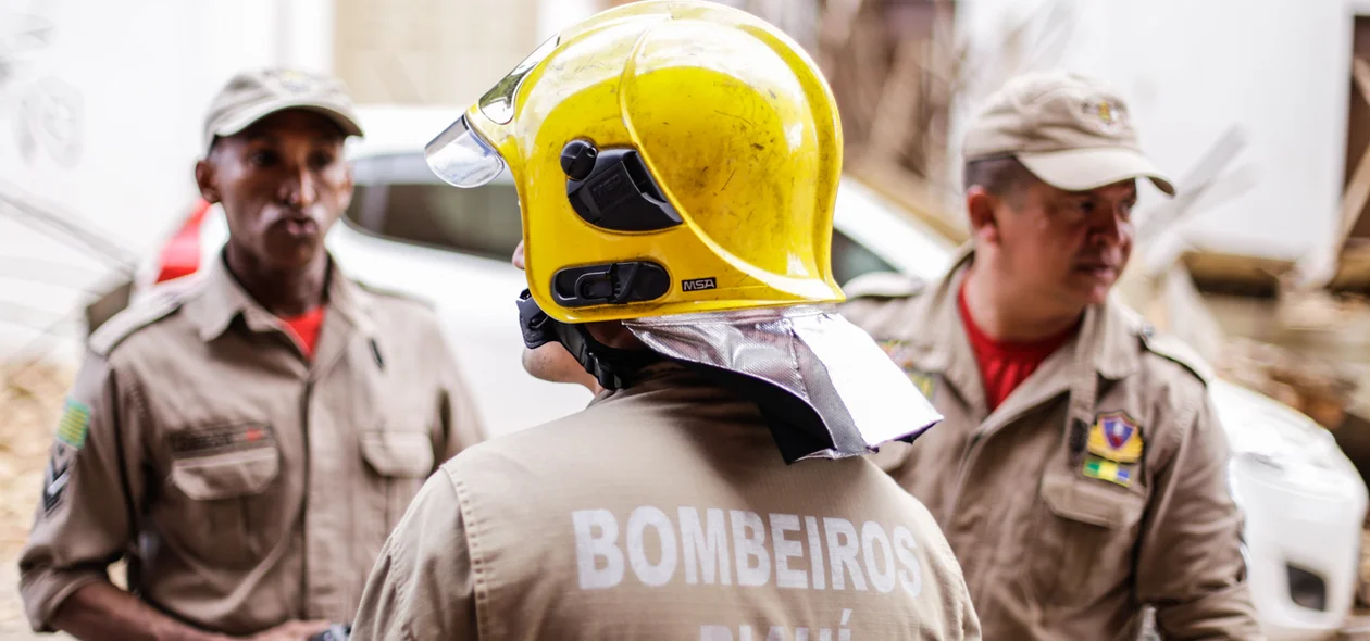 Corpo de Bombeiros interdita local de acidente