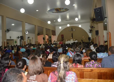 Missa reúne número expresivo de devotos