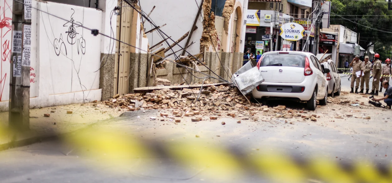 Prédio histórico desaba no centro de Teresina 