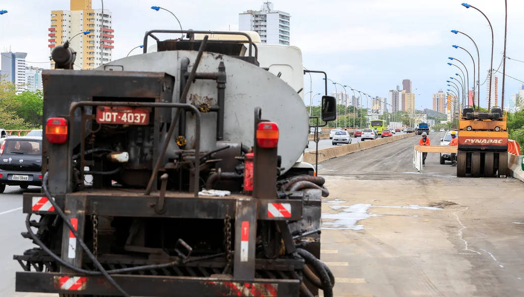 Máquinas para asfaltas a ponte