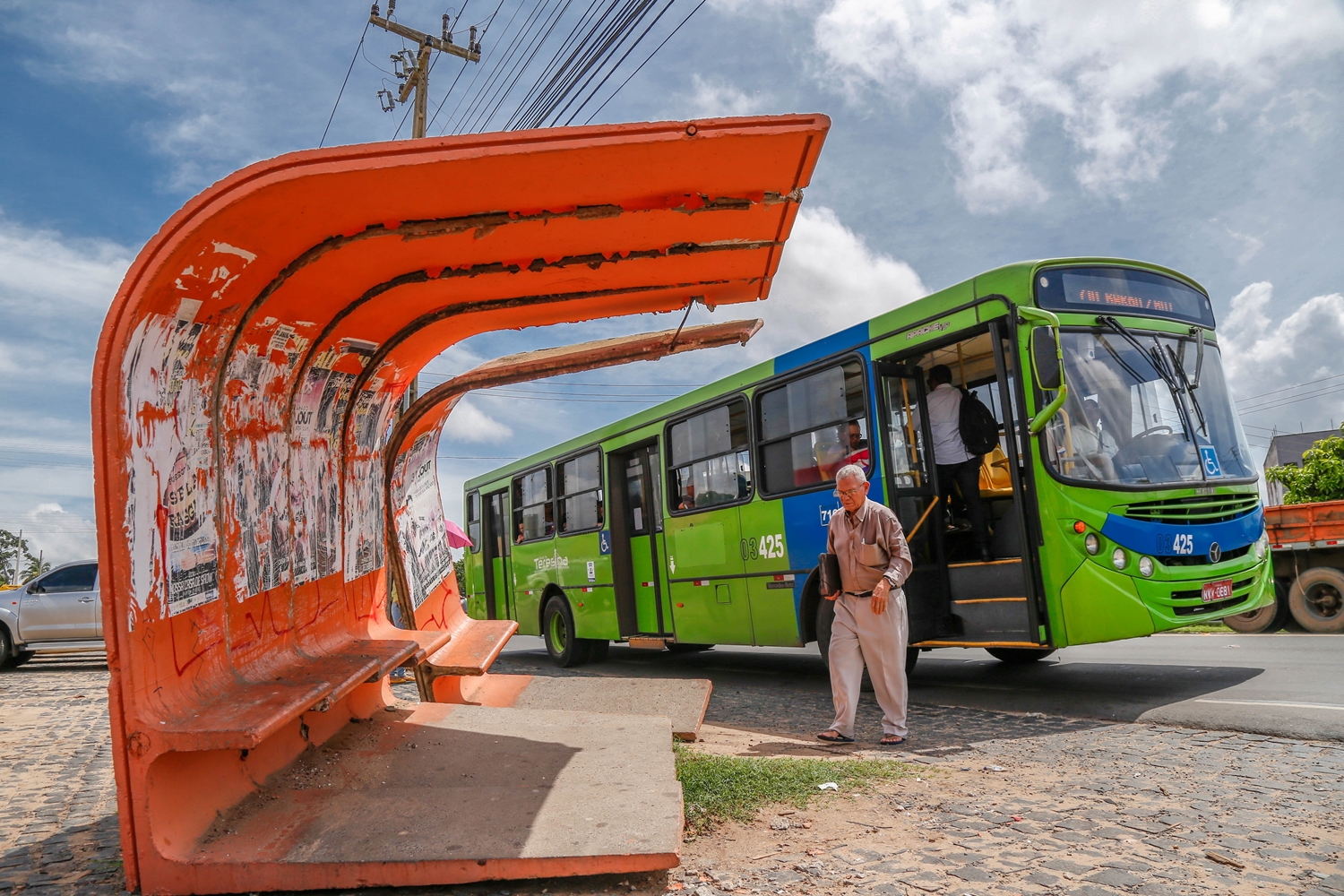 Ônibus param de circular em Teresina