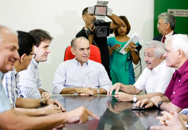 Elmano Férrer se reúne com executiva do PMDB no Piauí