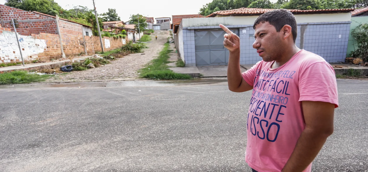 Allan, denuncia acúmulo de lixo nas ruas