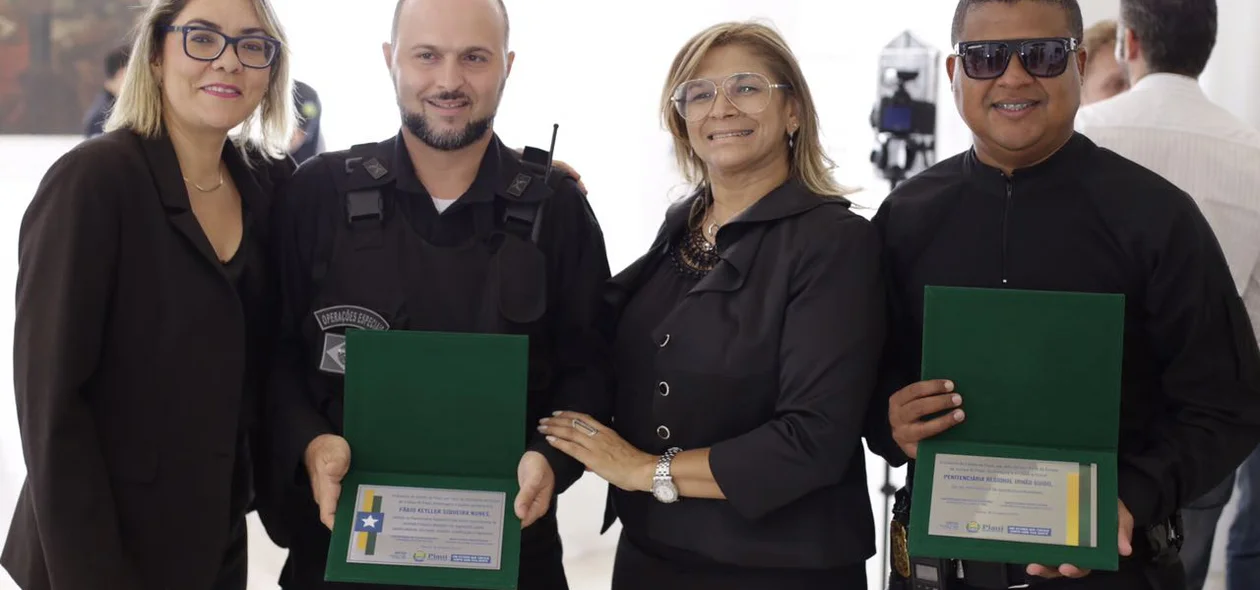 Secretaria de Justiça promove agentes penitenciários