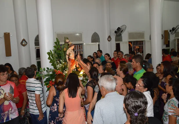 Fiéis de Picos festejam 27 anos de devoção a São Sebastião