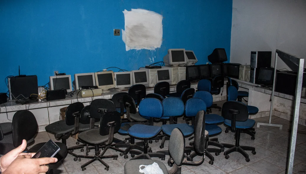 Cadeiras abandonadas 