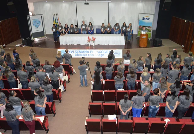Educadores do Sesc participam de formação para usarem estruturas tecnológicas em sala de aula
