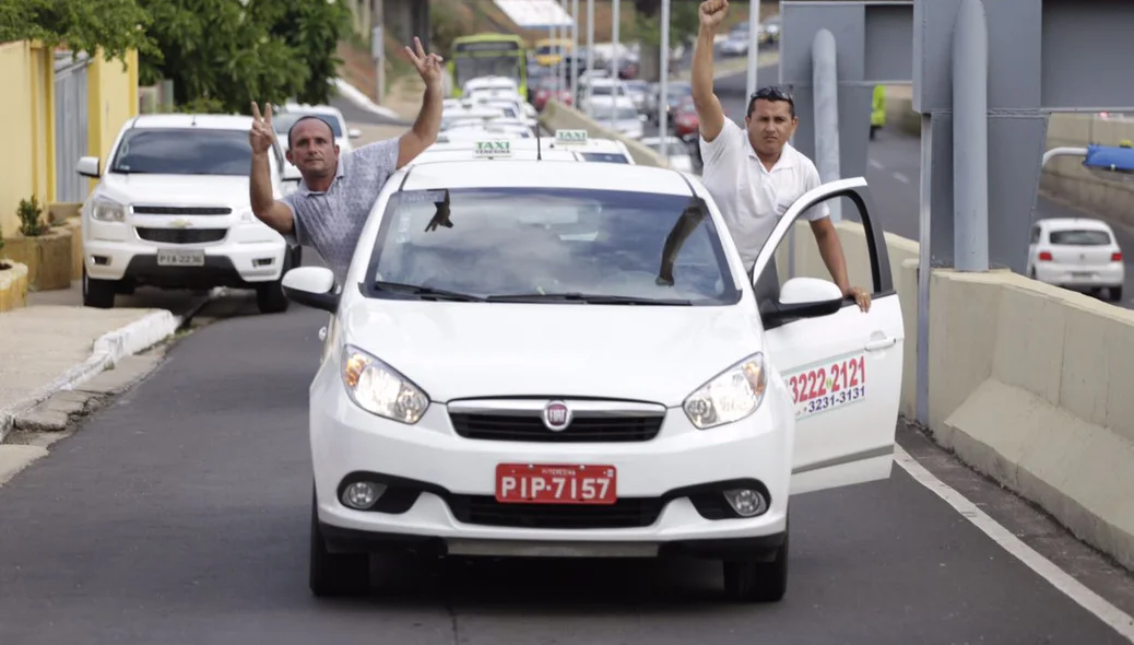 Taxistas se manifestam por mais segurança