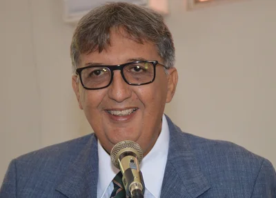 Carlos Luís (PSDB) muda de lado e assume liderança da oposição na Câmara