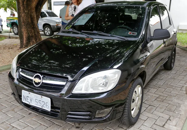 Carro entregue para a instituição