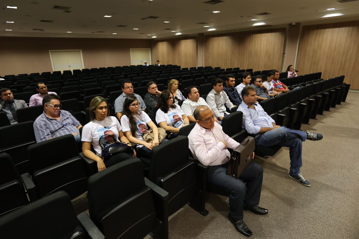 Audiência de julgamento contra acusado de matar Manoel Portela