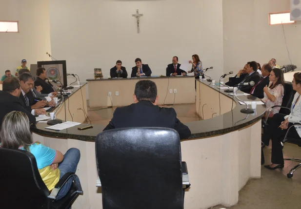 Câmara de Picos retoma atividades dia 2 de fevereiro