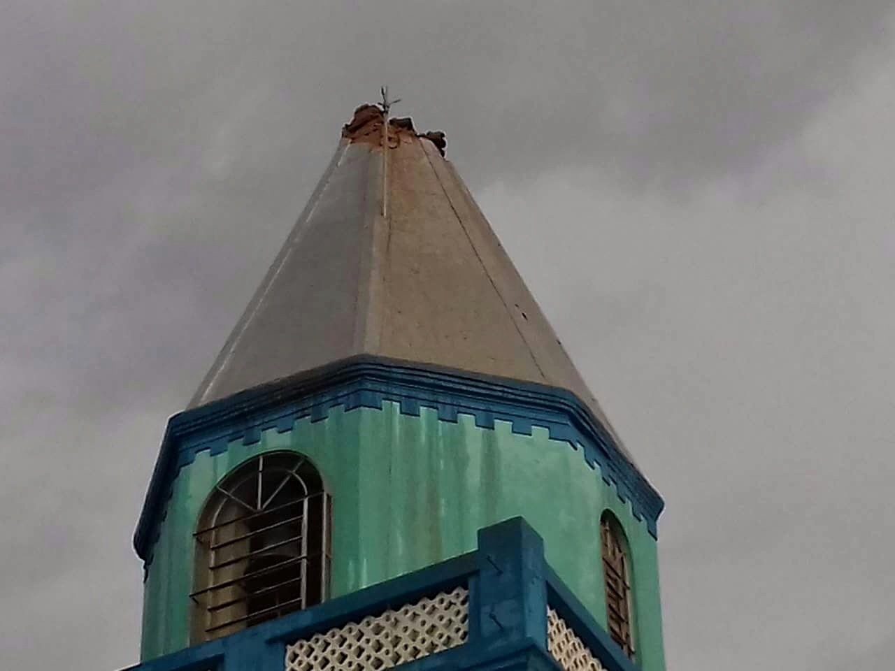 Torre ficou danificada