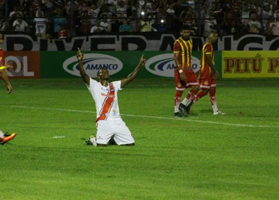 Viola marca para o River