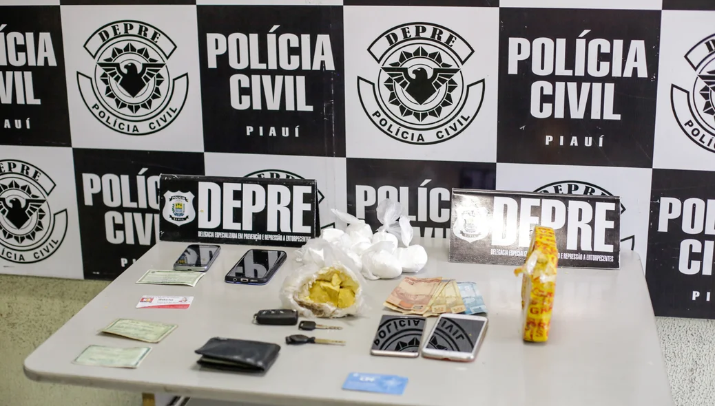 DEPRE apreende drogas