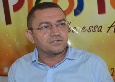 Padre Walmir nomeia novos servidores comisisonados indicados por apadrinhamento político