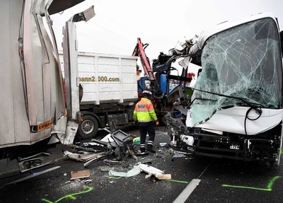 Ao menos 65 pessoas ficaram feridas em acidente na França