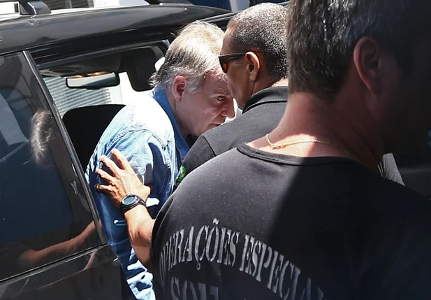 Eike Batista chega a presídio no Rio de Janeiro