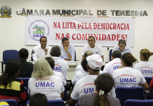 Evento de fundação aconteceu no plenarinho da Câmara Municipal