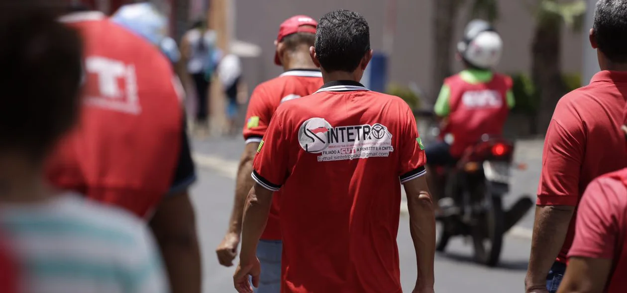 Manifestantes durante ato público em Teresina