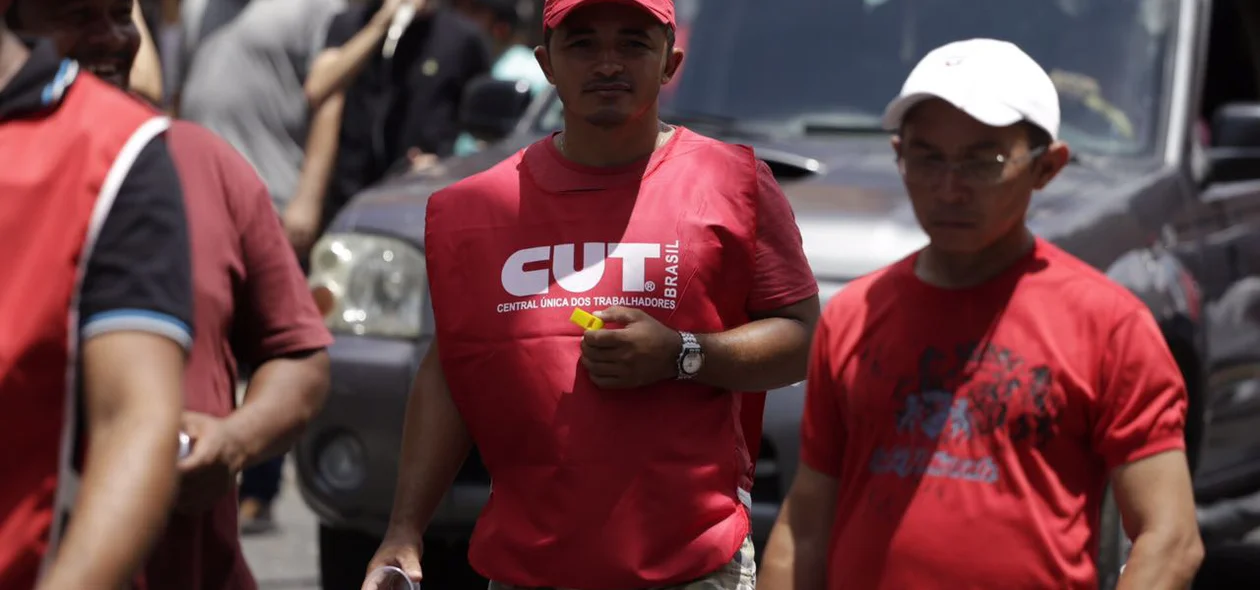 Trabalhadores querem o aumento da frota de ônibus