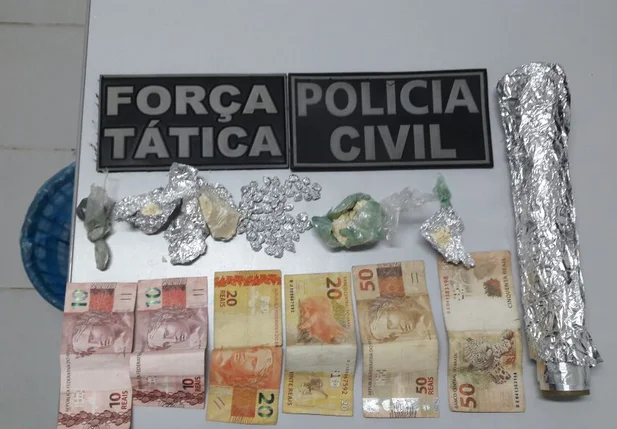Apreensão de drogas e dinheiro