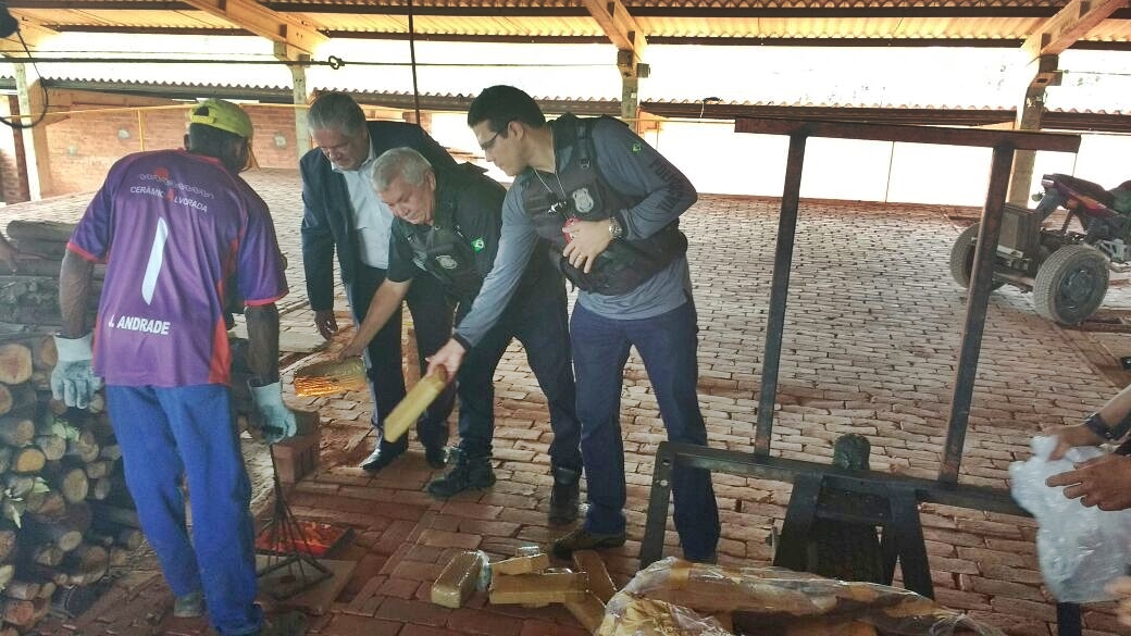 Polícia incinera 120 kg de drogas em Teresina