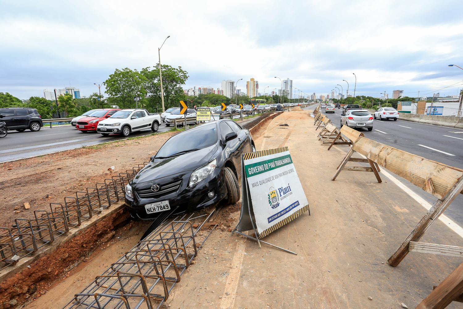 O acidente aconteceu na ponte do meio da ponte JK