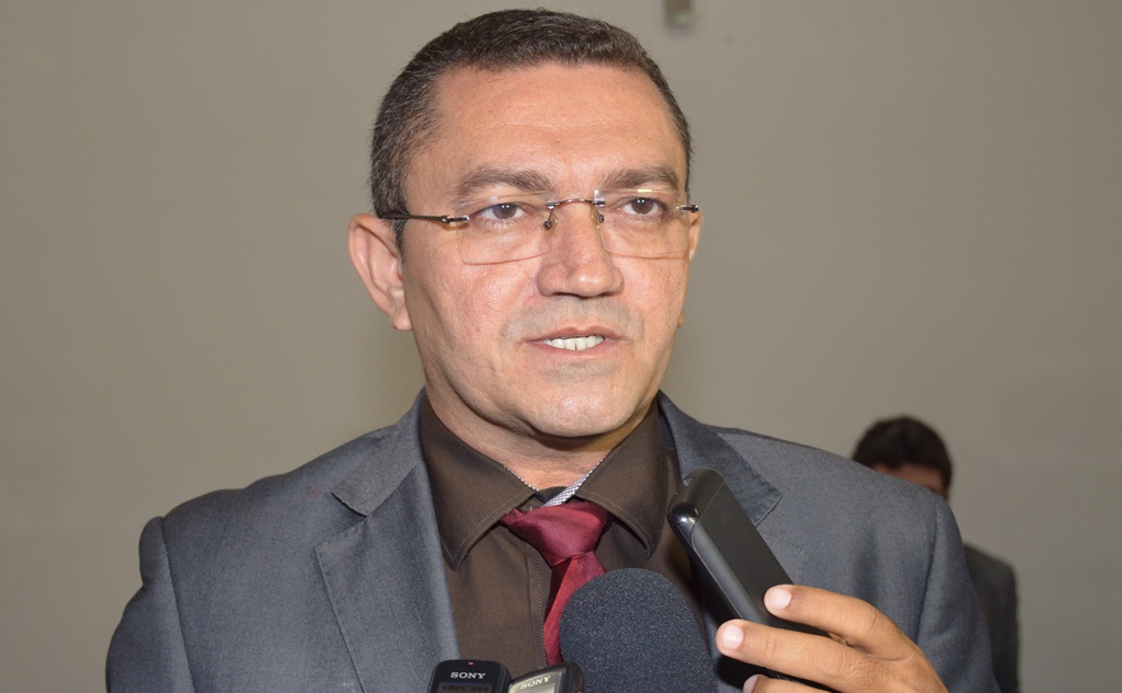 Prefeito de Picos Padre Walmir aluga imóvel sem licitação