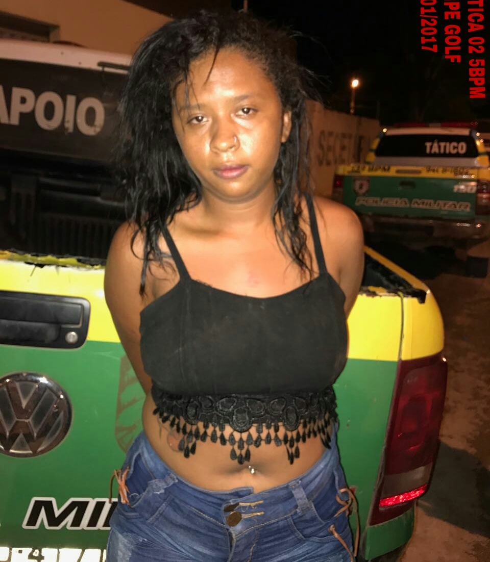 Mulher é presa em ação policial no Parque Mão Santa