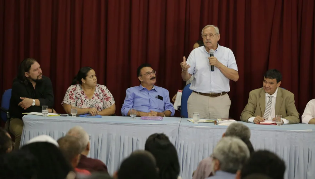 Ladislau Dowbor ministra palestra em Teresina