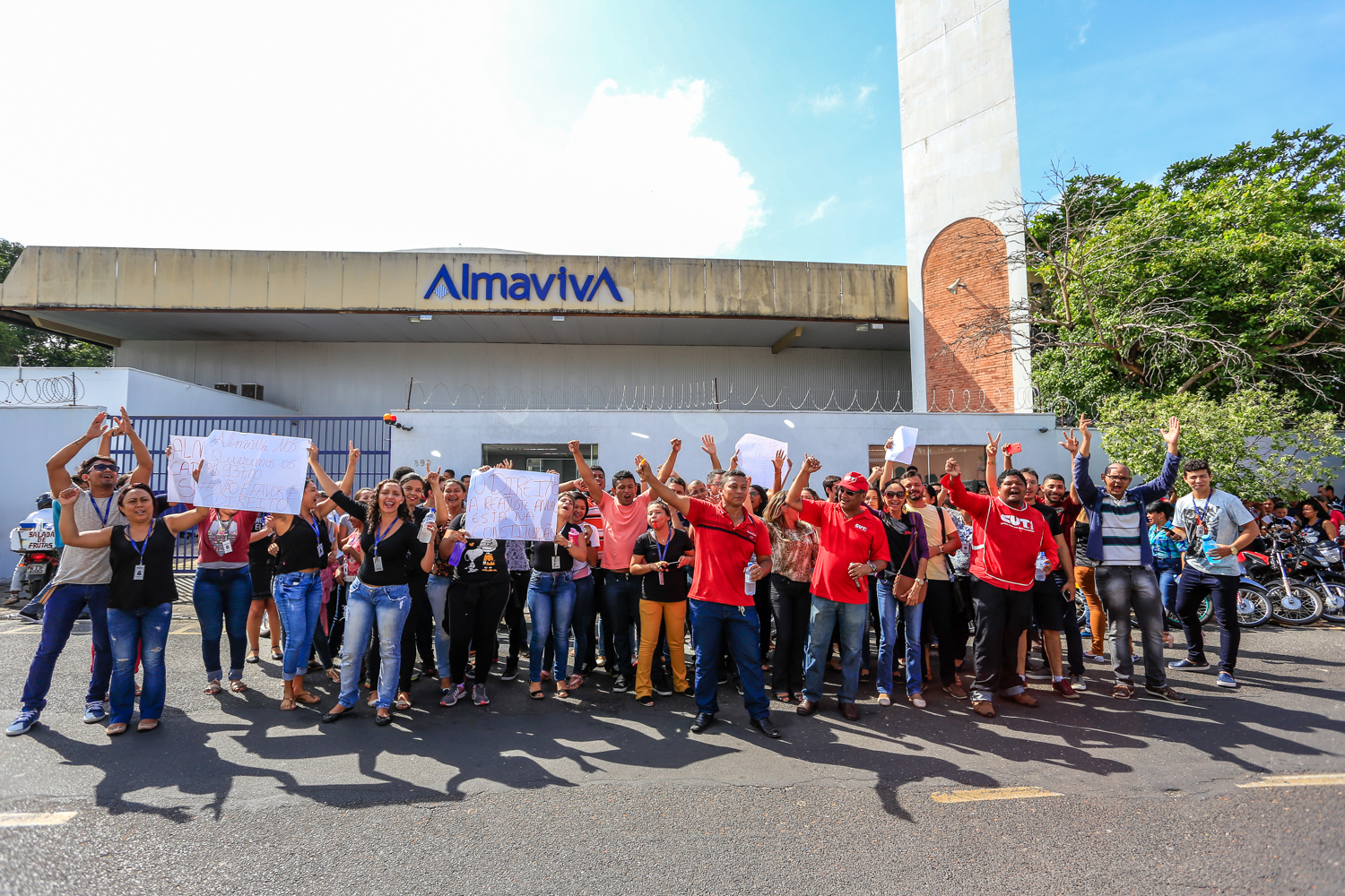Manifestação dos funcionários da Almaviva do bairro São Pedro 