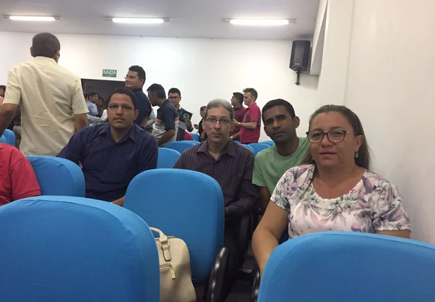 Prefeita Vilma Amorim participa de encontro