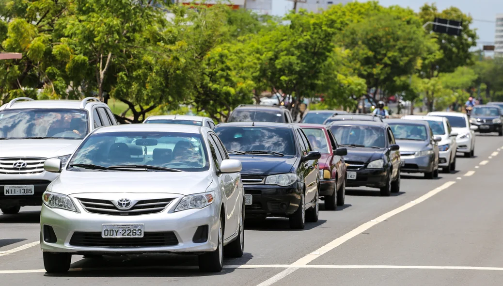 Engarrafamento na avenida João XXIII