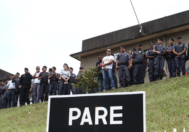 Policiais civis do Espírito Santo paralisam as atividades