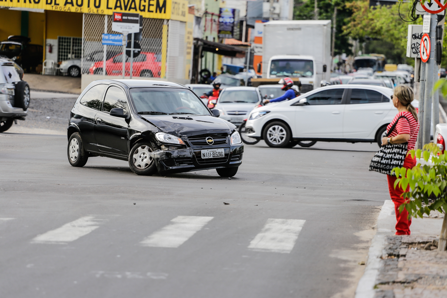 Acidente na avenida Frei Serafim 