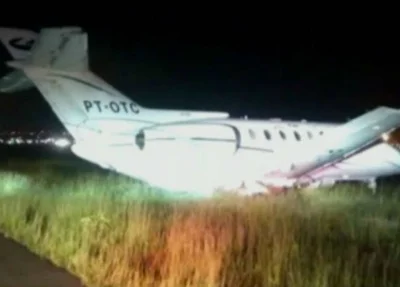 Aeronave com Aécio Neves faz pouso de emergência