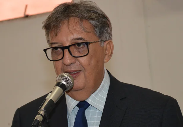 Carlos Luís renuncia à liderança da oposição na Câmara de Picos