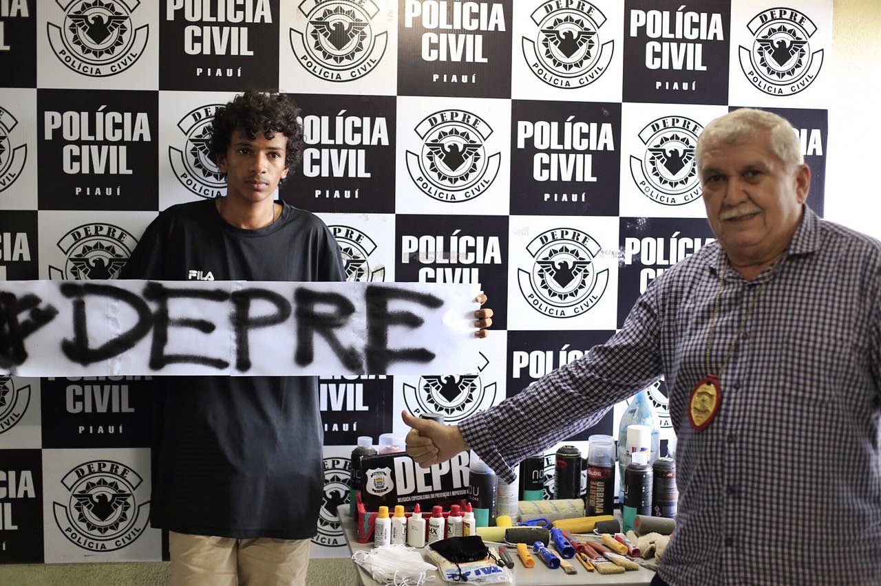 Depre prende o Palestino