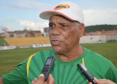 Nivaldo Lancuna diz que equipe está pronta para jogo de amanhã