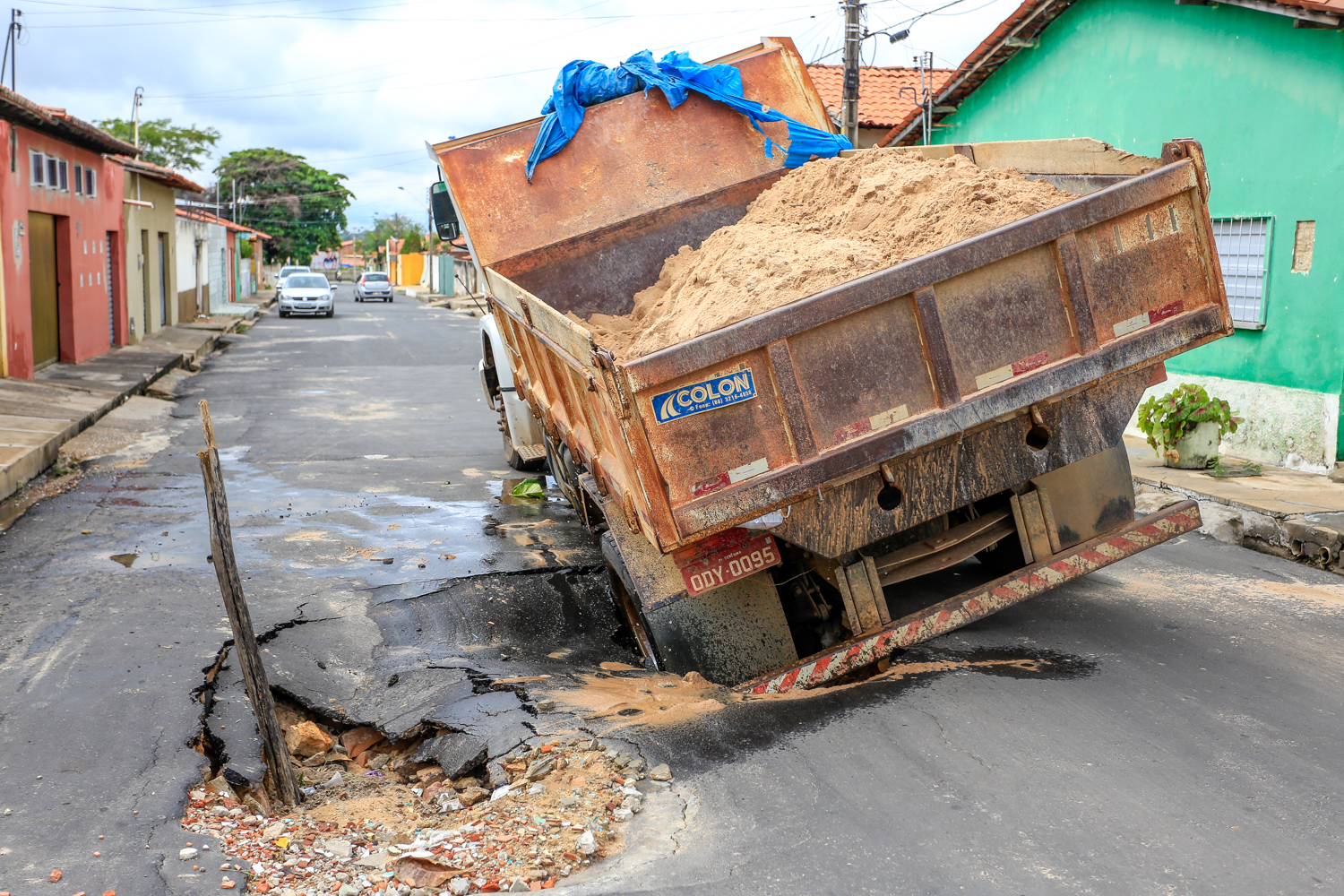 Os moradores já havia reclamado do buraco