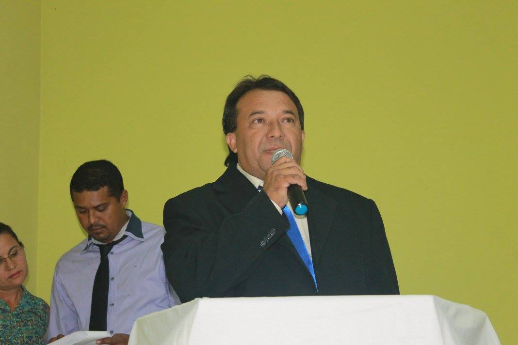 Prefeito de Curralinhos Alcides Oliveira