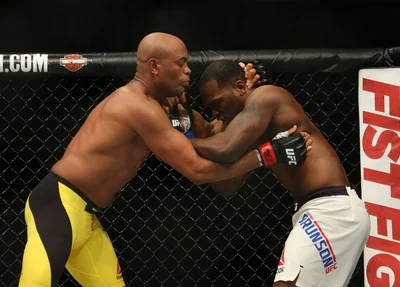 Anderson Silva vence Derek Brunson no UFC