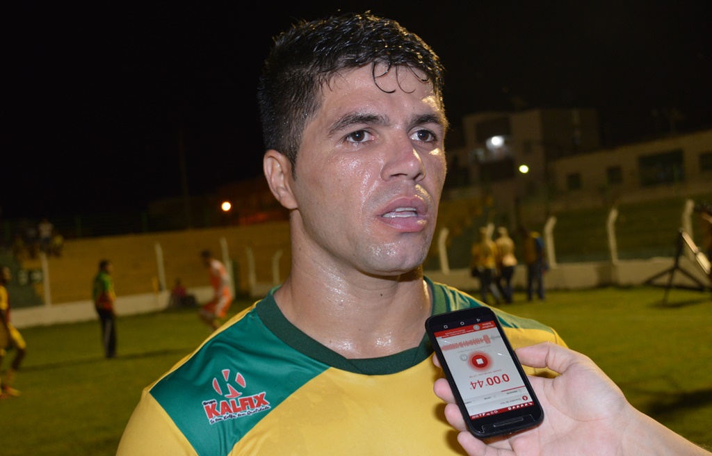 Candinho fez o gol de empate