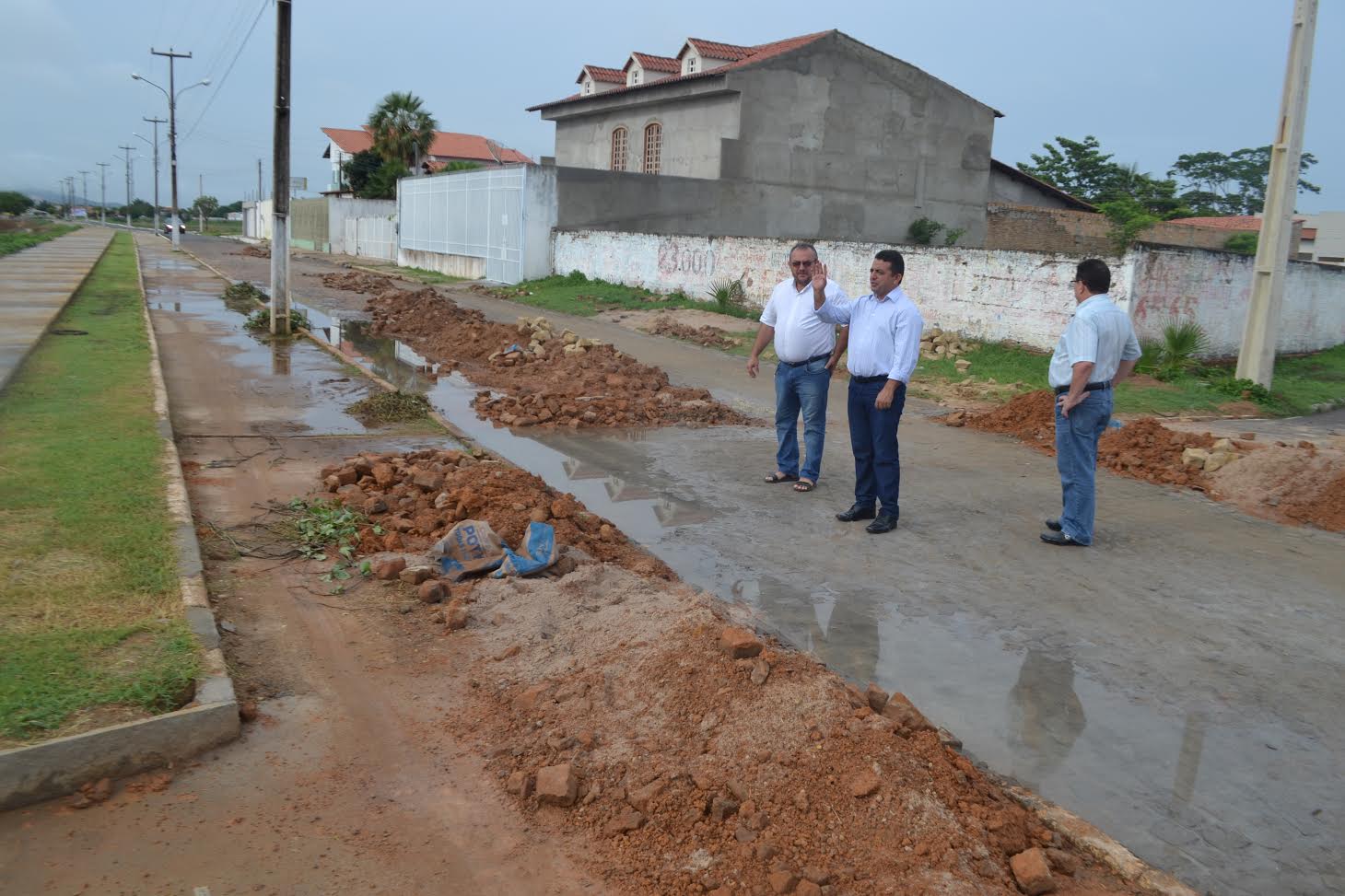 Prefeito Ribinha visita obras do Açude de Campo Maior