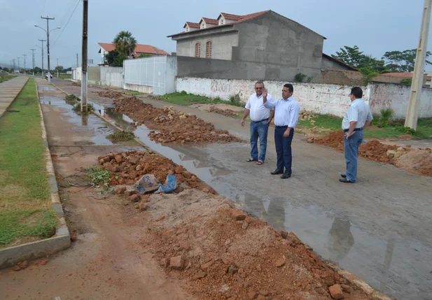 Prefeito Ribinha visita obras do Açude de Campo Maior