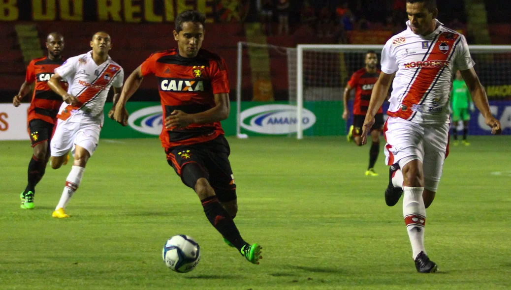 Sport começou pressionando