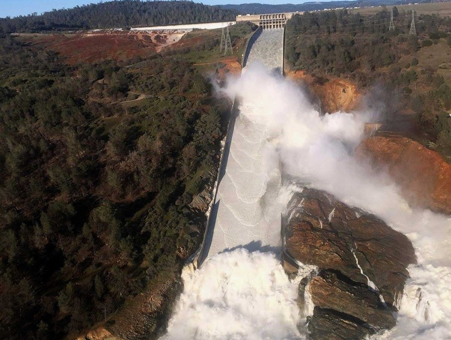 Barragem pode romper nos EUA 