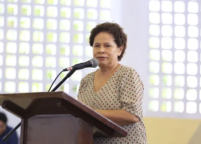 Senadora Regina Sousa